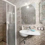 Holiday home приватний з басейном біля моря совіньон *