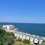 Holiday home приватний з басейном біля моря совіньон *