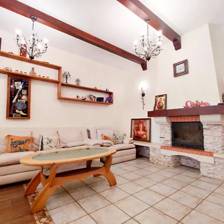 Holiday home приватний з басейном біля моря совіньон Odesa