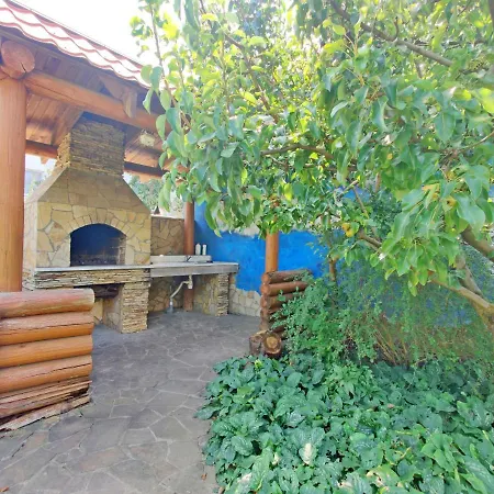 приватний з басейном біля моря совіньон Holiday home Odesa