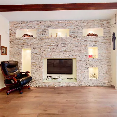 приватний з басейном біля моря совіньон Holiday home Odesa