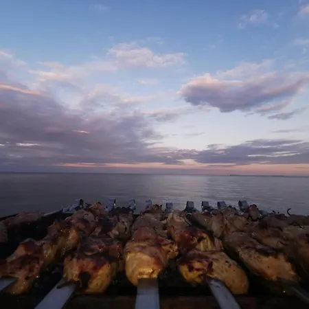 приватний з басейном біля моря совіньон أوديسا