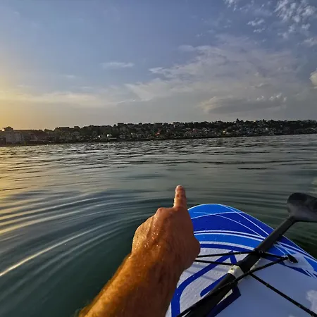 Holiday home приватний з басейном біля моря совіньон *