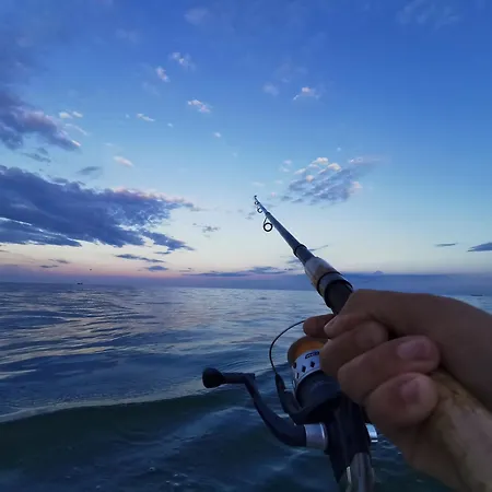 приватний з басейном біля моря совіньон