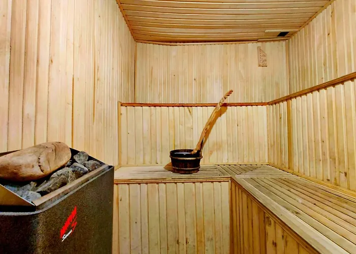 приватний з басейном біля моря совіньон أوديسا