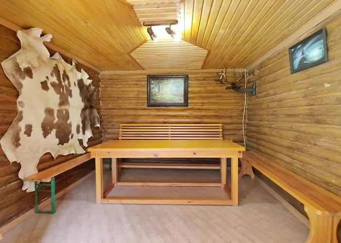 Holiday home приватний з басейном біля моря совіньон *