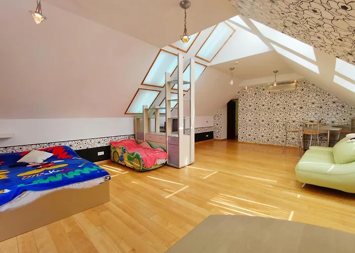 приватний з басейном біля моря совіньон *