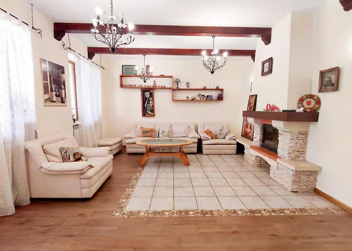 приватний з басейном біля моря совіньон Odesa