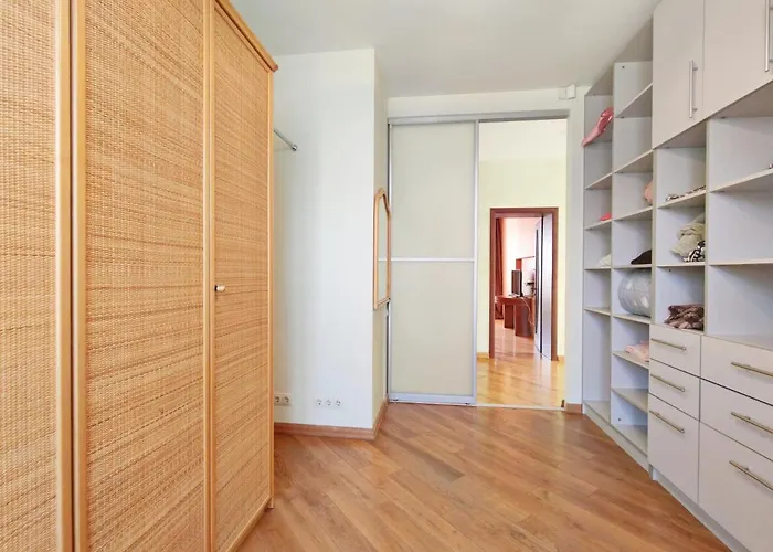 بيت للعطل приватний з басейном біля моря совіньон *