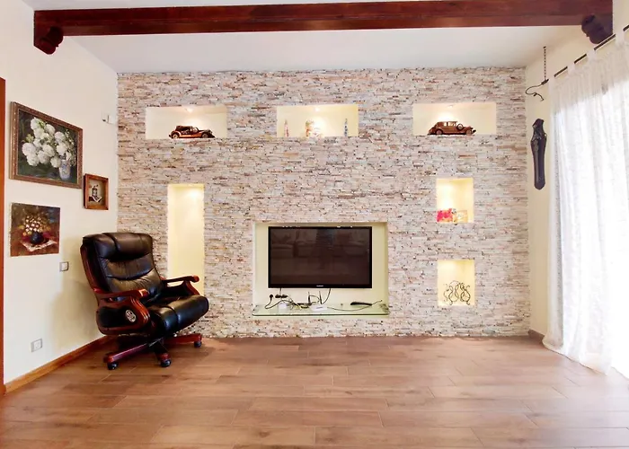 приватний з басейном біля моря совіньон Holiday home Odesa