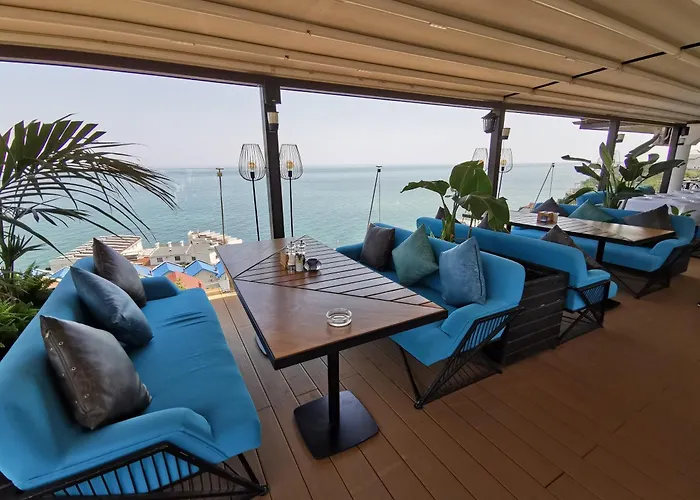 приватний з басейном біля моря совіньон Holiday home