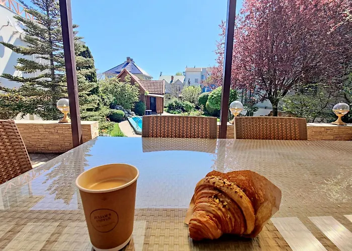 приватний з басейном біля моря совіньон Holiday home