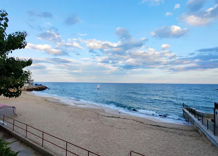 بيت للعطل приватний з басейном біля моря совіньон أوديسا