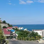 Dom wakacyjny приватний з басейном біля моря совіньон *