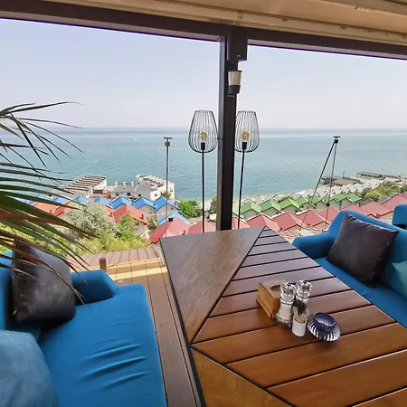 приватний з басейном біля моря совіньон Hébergement de vacances *