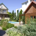 Semesterbostad приватний з басейном біля моря совіньон *